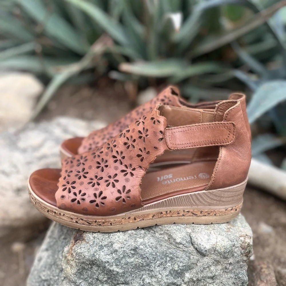REMONTE | by Rieker Women's Jerilyn Wedge Leather Sandal 39 US 8